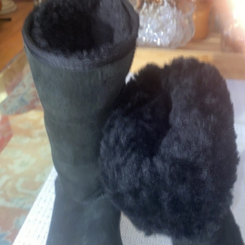 Gently Used UGG Classic Short Boots in Black. - Picture 6 of 9